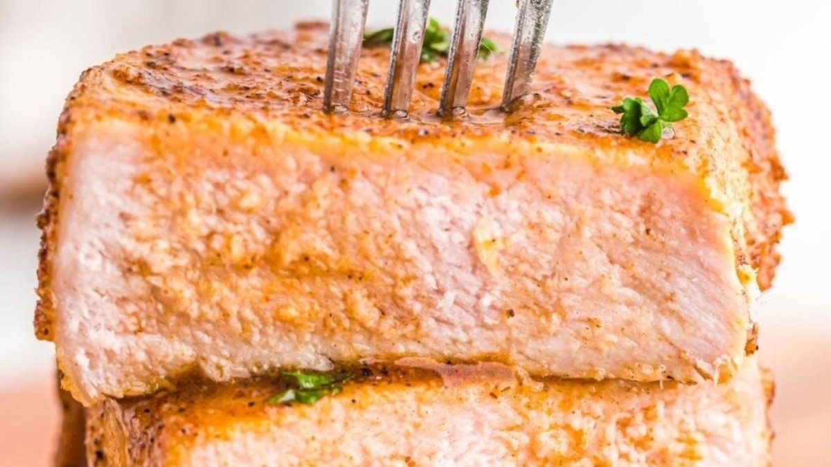Easy Baked Pork Chops (Juicy!).