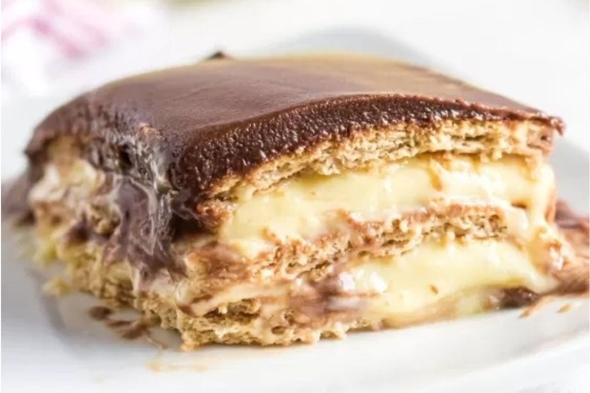 Easy No Bake Chocolate Eclair Cake