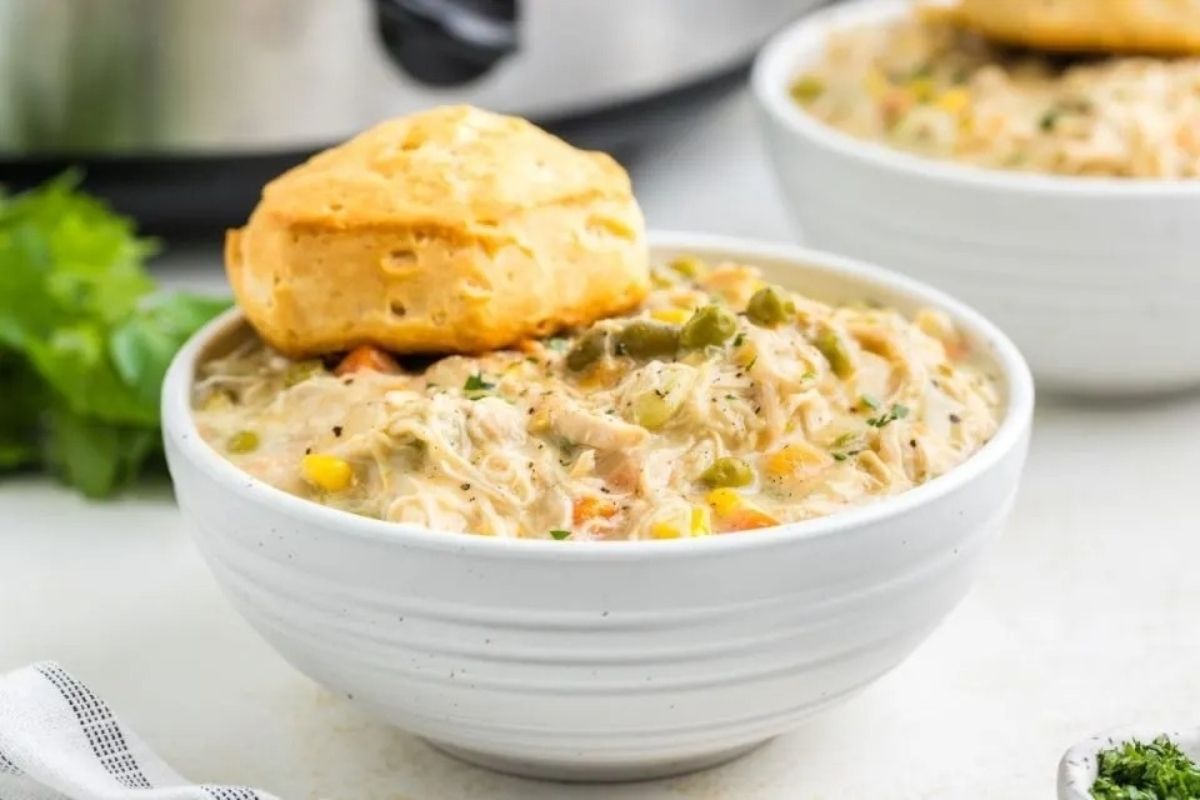 Easy Slow Cooker Chicken Pot Pie