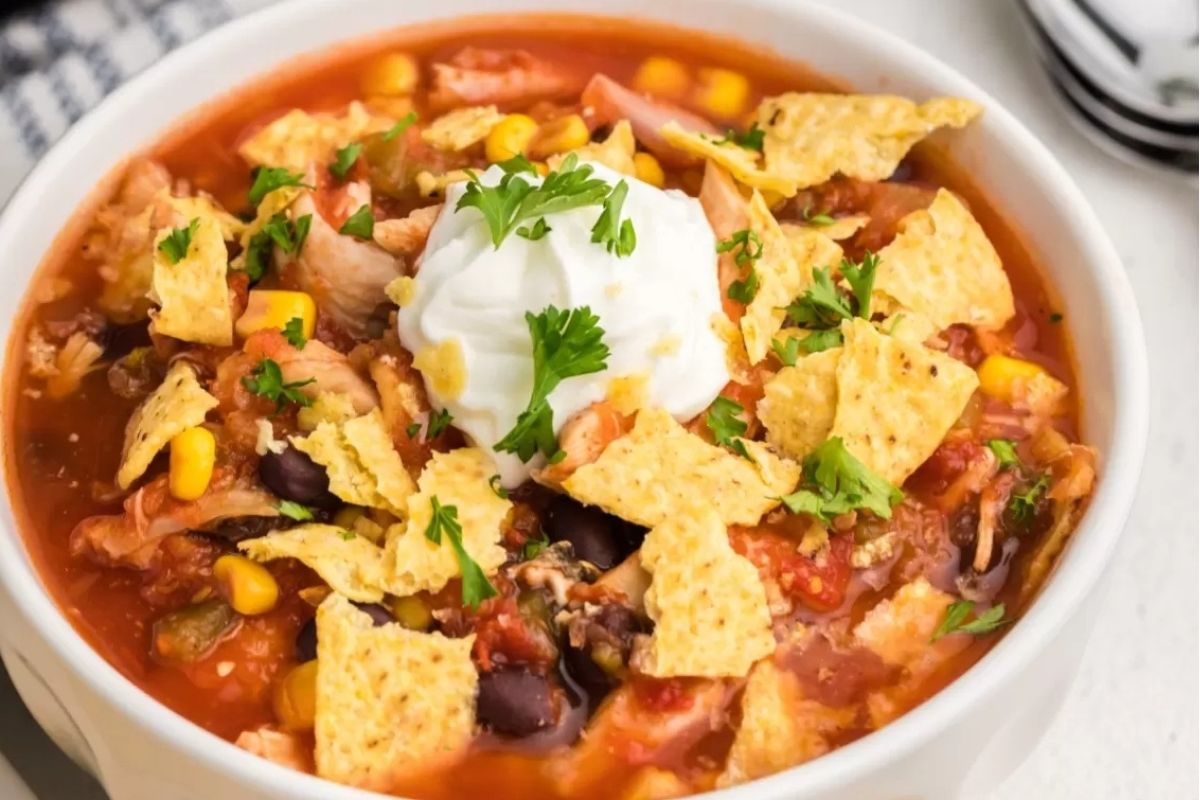Easy Southwestern Slow Cooker Chicken Tortilla Soup 1