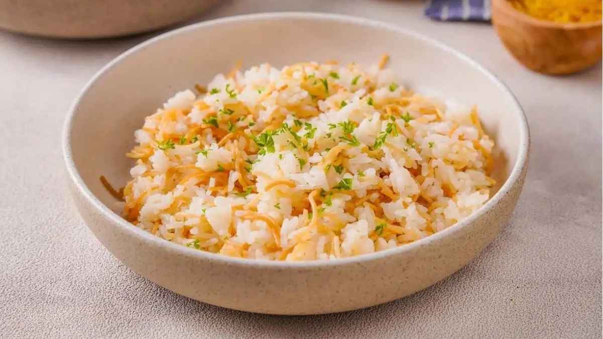 Egyptian Rice With Vermicelli (Roz Bel Shareya).