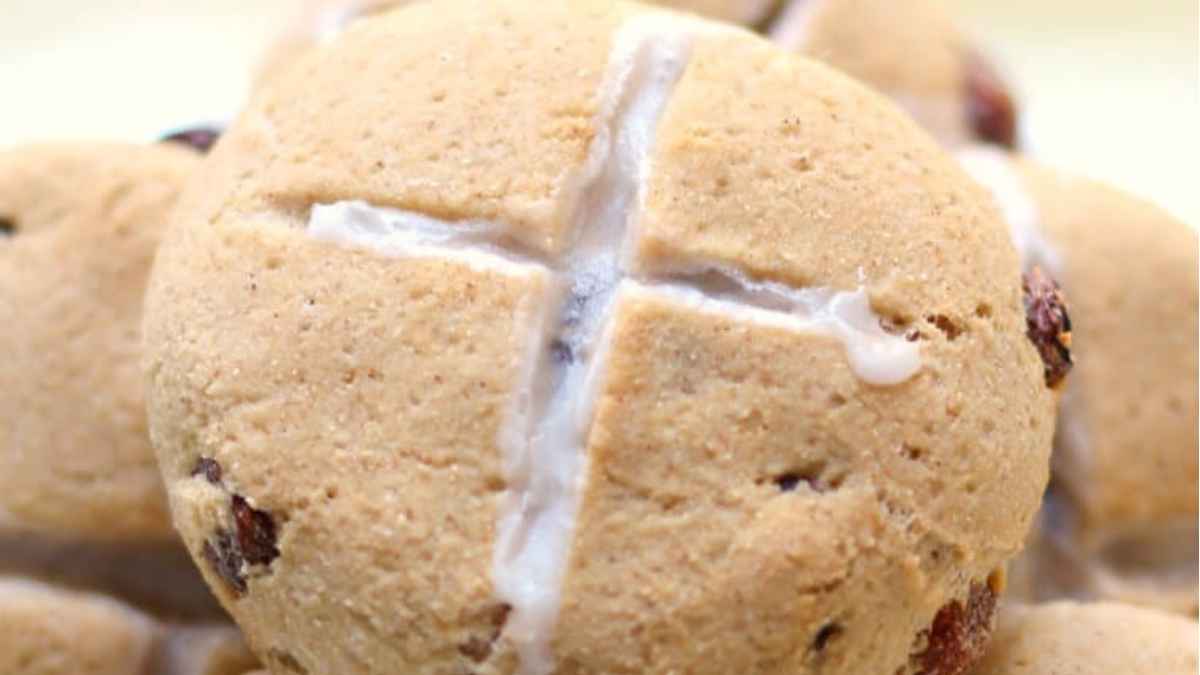 Gluten-Free Hot Cross Buns (Vegan, Allergy-Free).