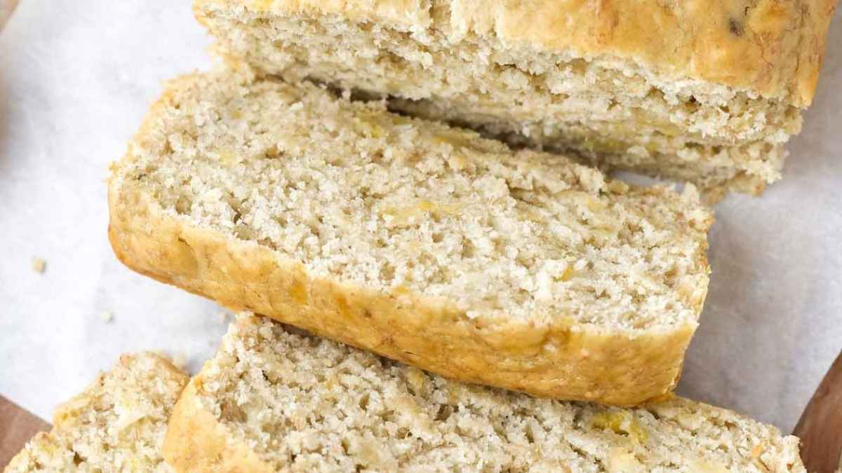 Healthy 4-Ingredient Banana Bread. 