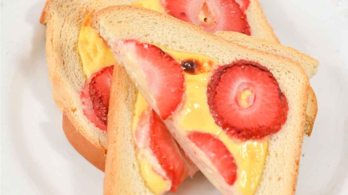 Keto Air Fryer Custard Toast. 
