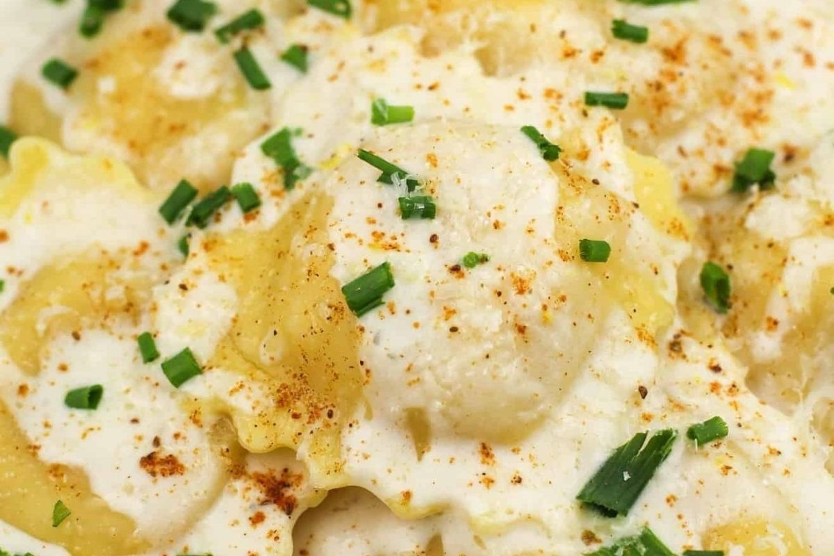 Lemon Garlic Cream Sauce for Lobster Ravioli