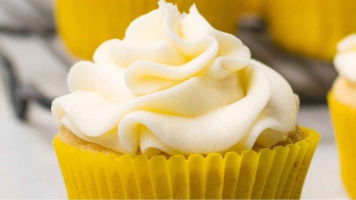 Lemon Vanilla Cupcakes.