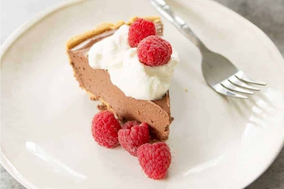 No Bake Vegan Chocolate Peanut Butter Pie