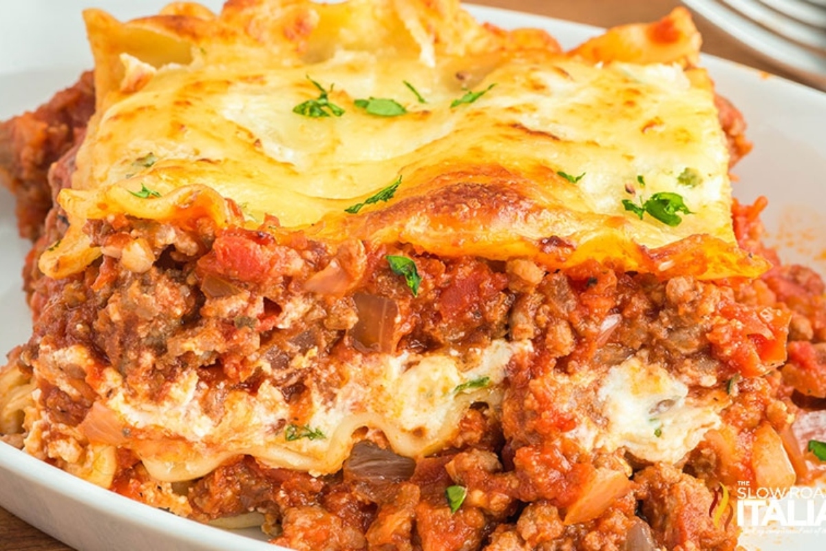 Olive Garden Lasagna (Classico Recipe).