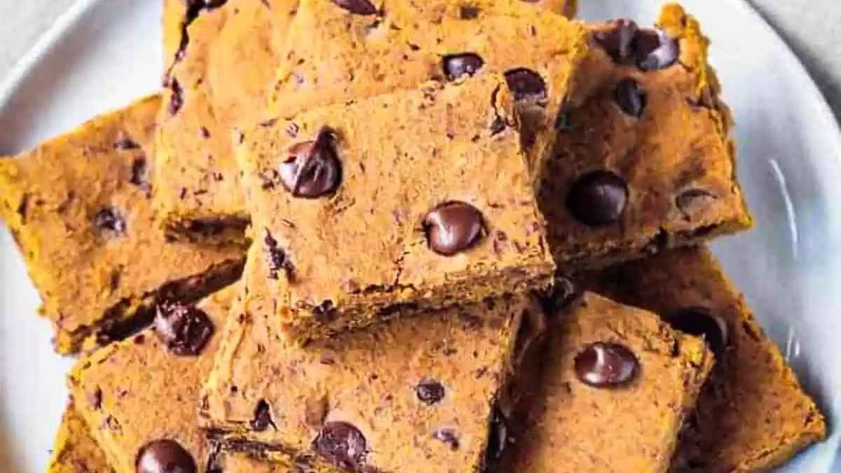 Pumpkin Chocolate Chip Bars.