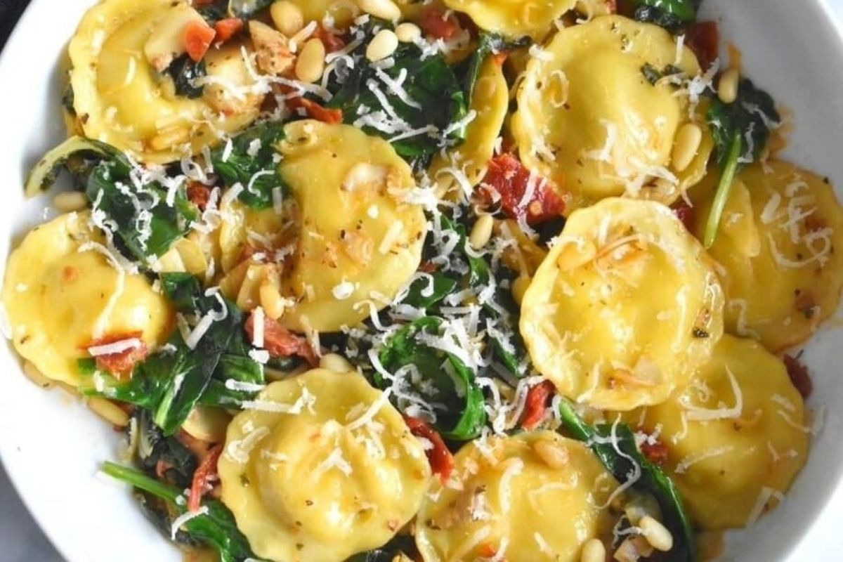 Ravioli With Spinach Sun Dried Tomatoes And Artichokes