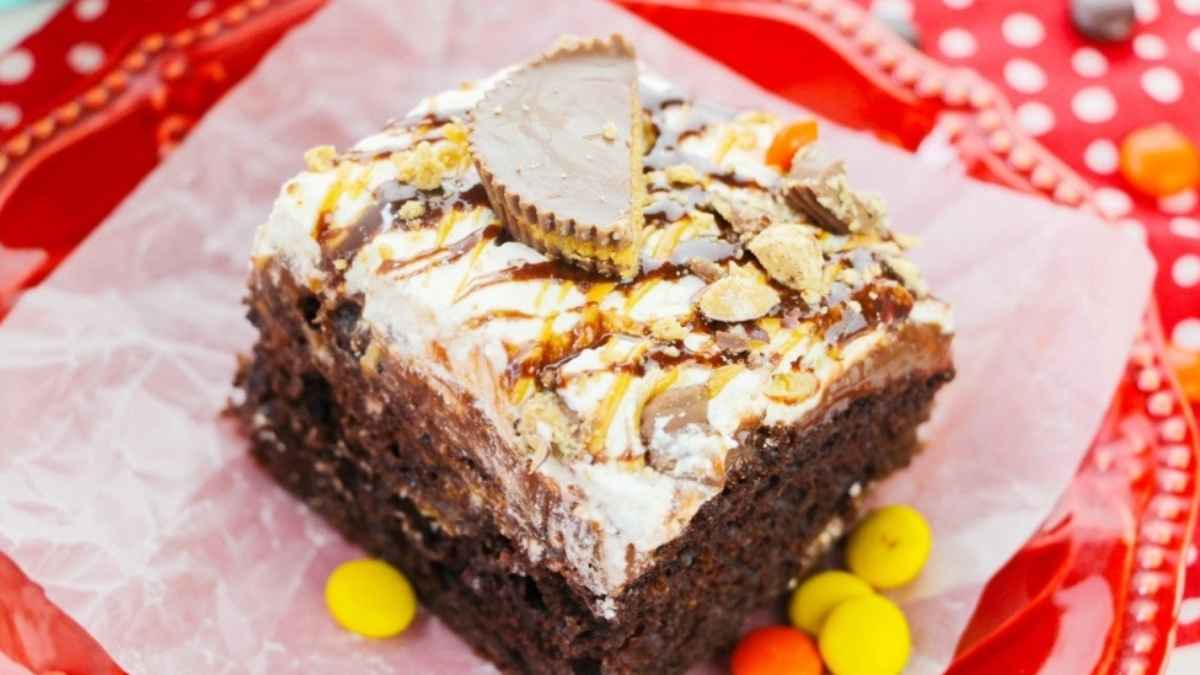 Reese’s Poke Cake: A Delicious Peanut Butter Dessert Recipe. 