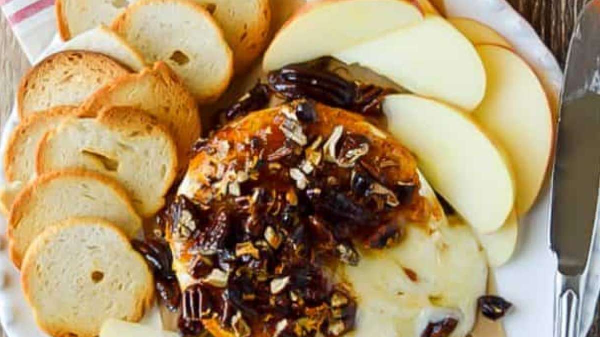 Baked Brie With Fig Jam. 