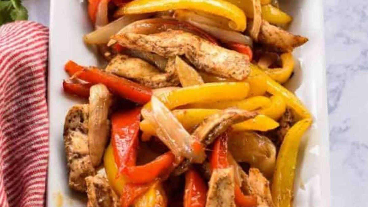Seasonal Cravings Sheet Pan Chicken Fajitas