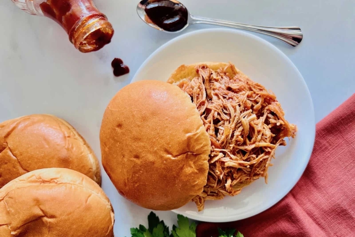 Slow Cooker Bbq Pulled Chicken.