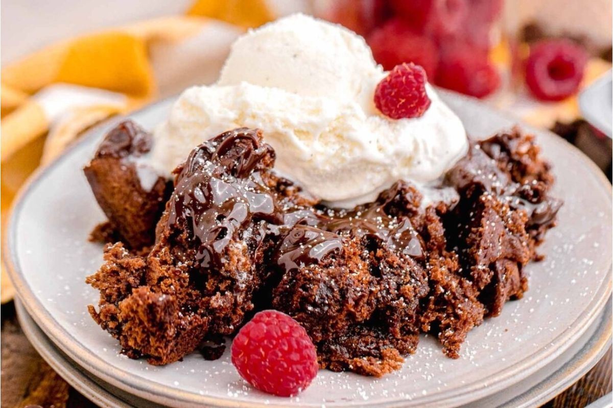 Slow Cooker Chocolate Cake