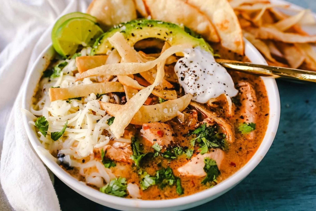 Slow Cooker Creamy Chicken Tortilla Soup