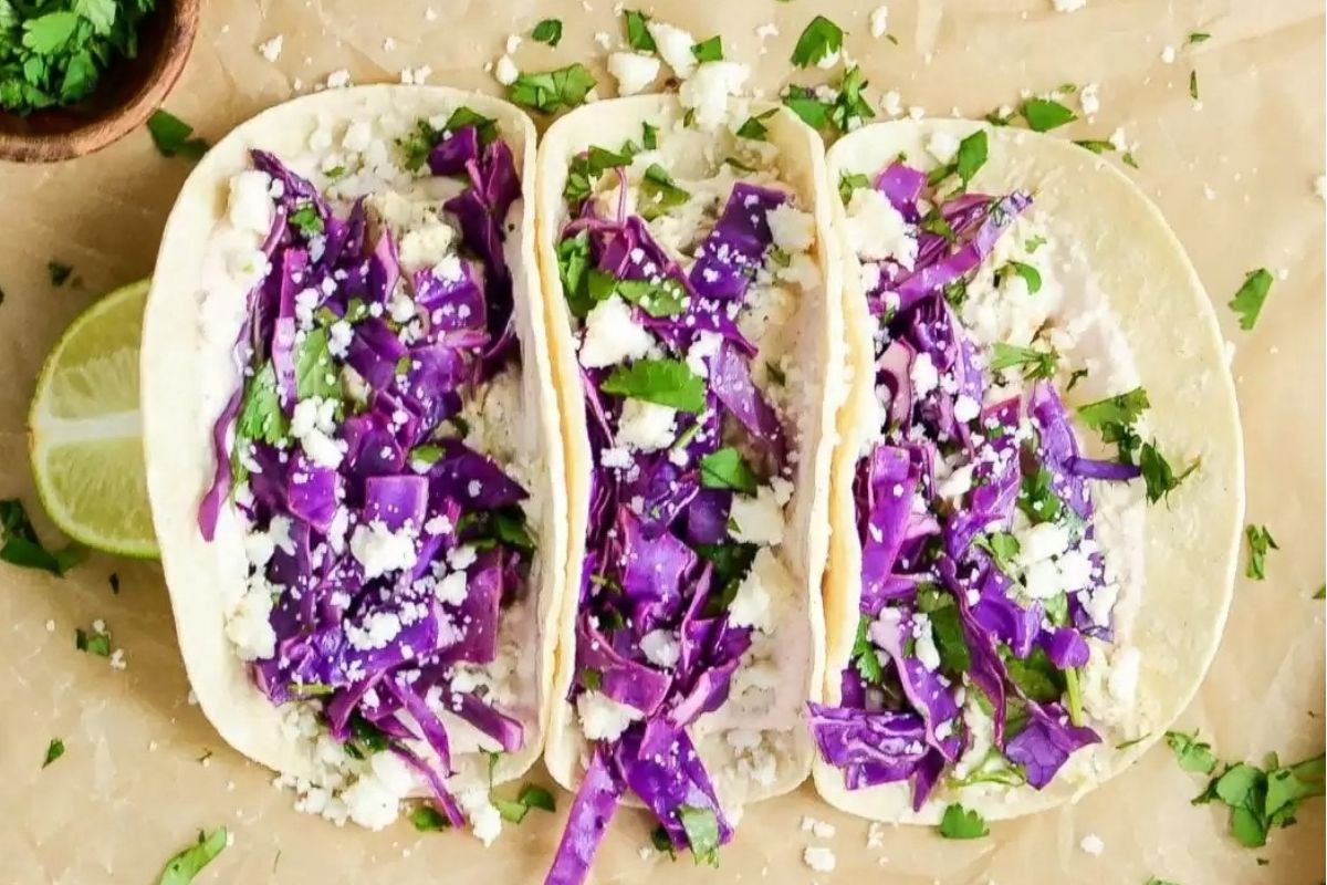 Slow Cooker Salsa Verde Chicken Tacos 1