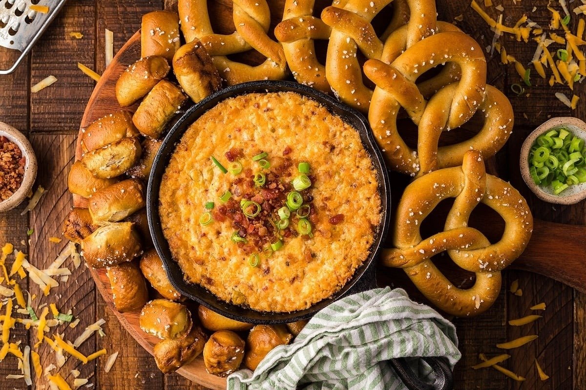 Smoked Gouda Bacon Cheddar Cheese Dip For Pretzels