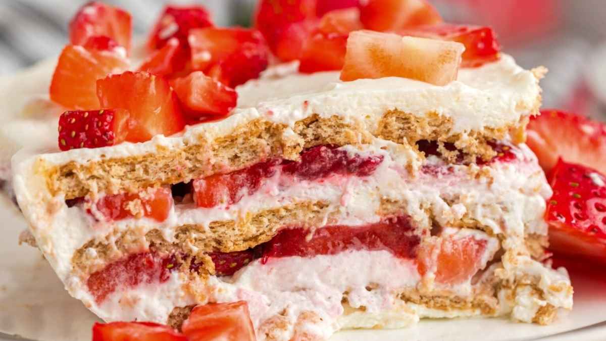 Strawberry Icebox Cake. 