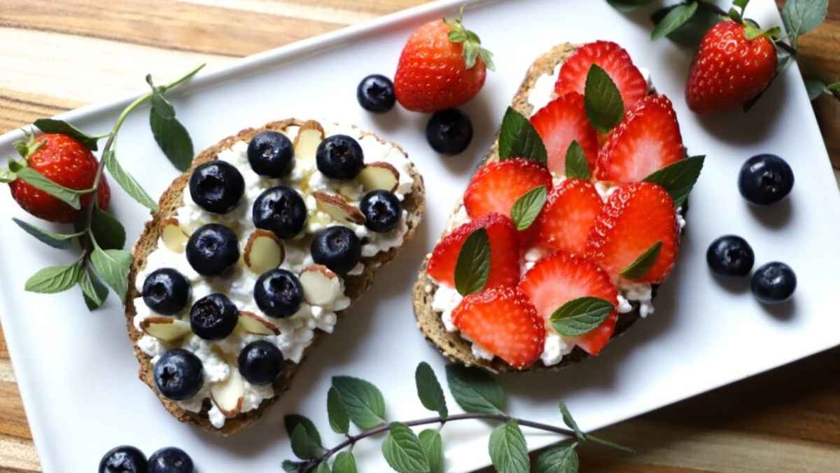 Cottage Cheese Toast With Fruits. Photo credit: She Wants To Be Good.