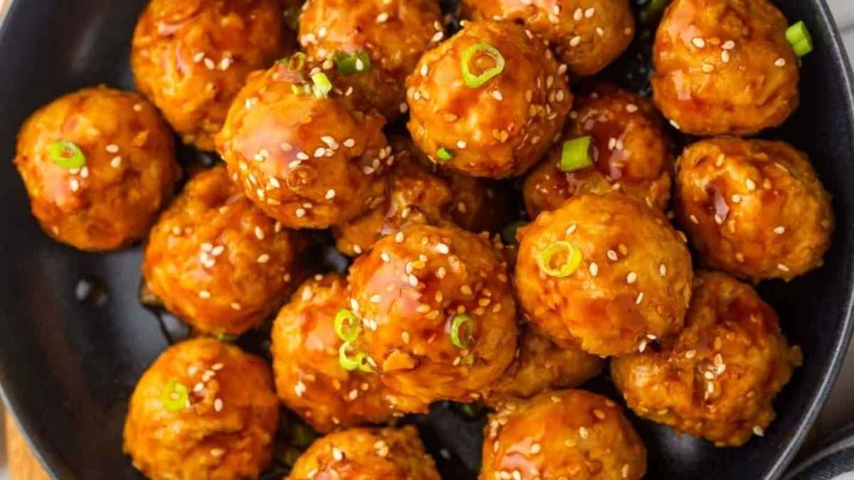 The Best Asian Chicken Meatballs. 