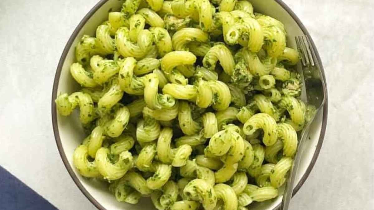 Tuna Pesto Pasta with Arugula Spinach Pesto. 