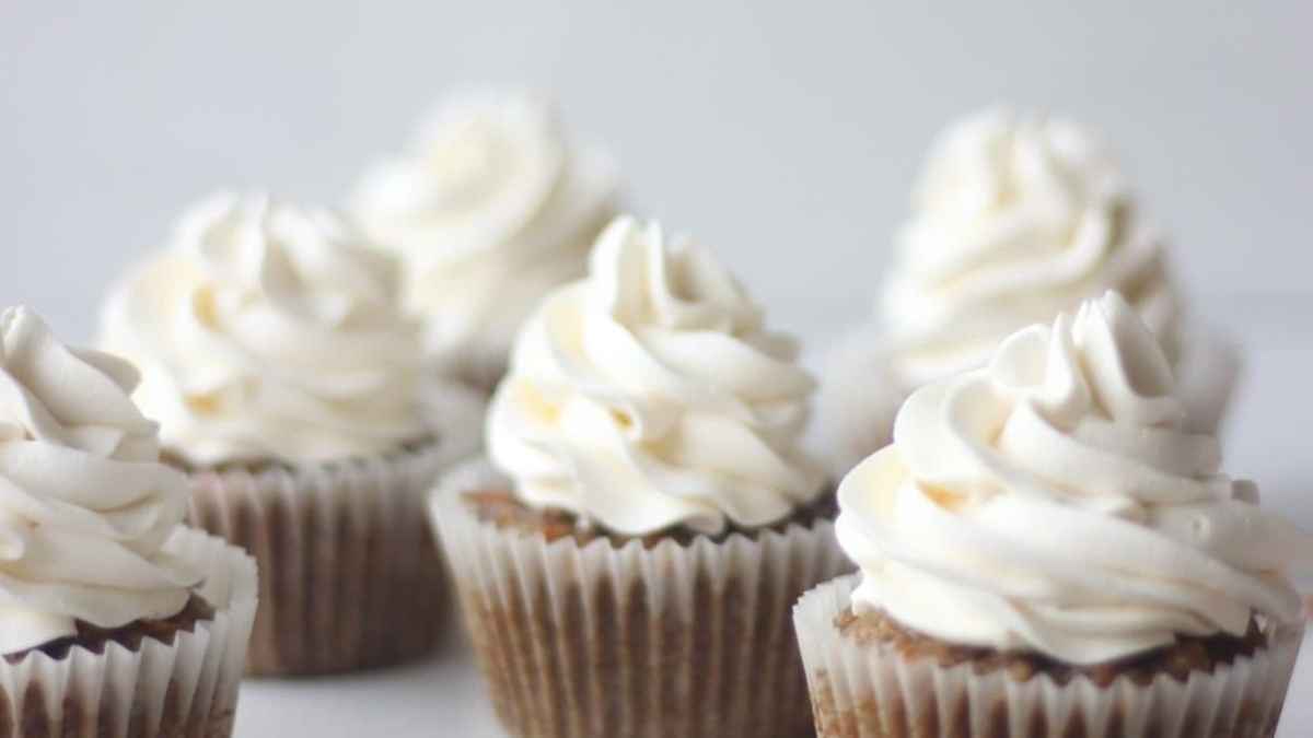 Vegan Carrot Cake Cupcakes