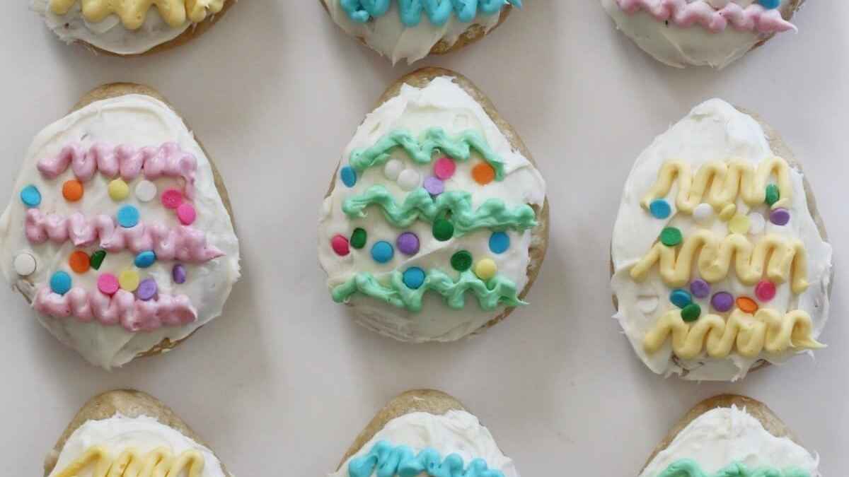 Vegan Easter Egg Cupcakes.
