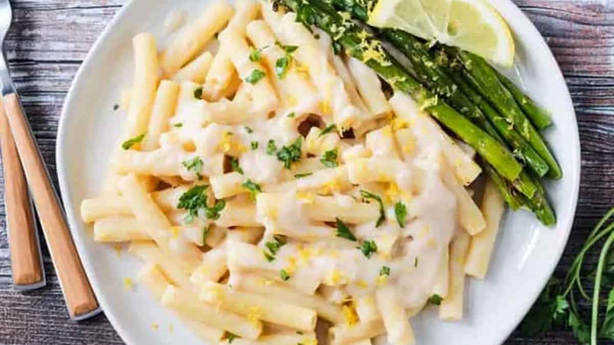 Vegan White Sauce Pasta.
