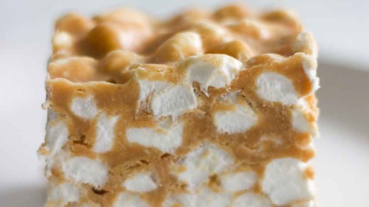 Addicting Butterscotch Square Recipe.