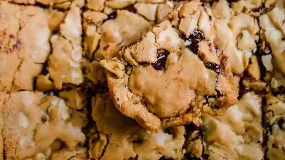 Cookie Tray Bake.