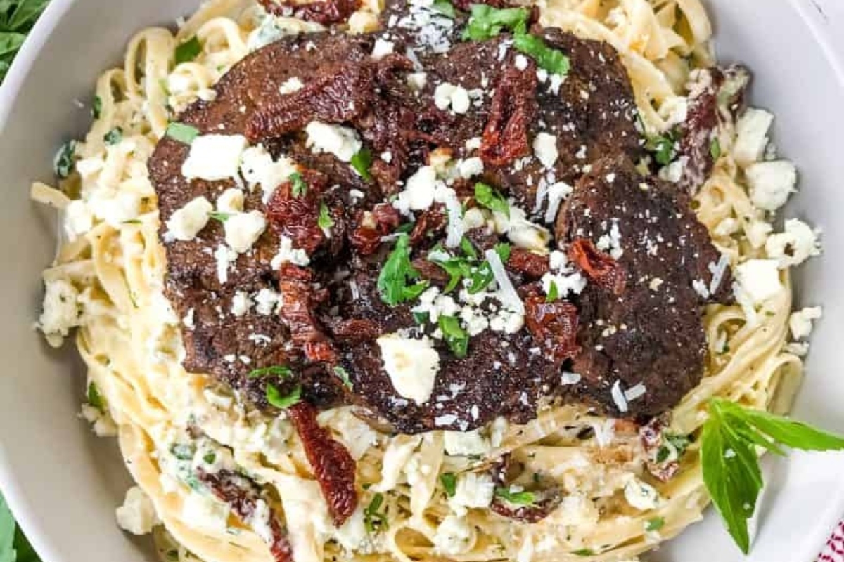 Copycat Olive Garden Steak Gorgonzola Alfredo.