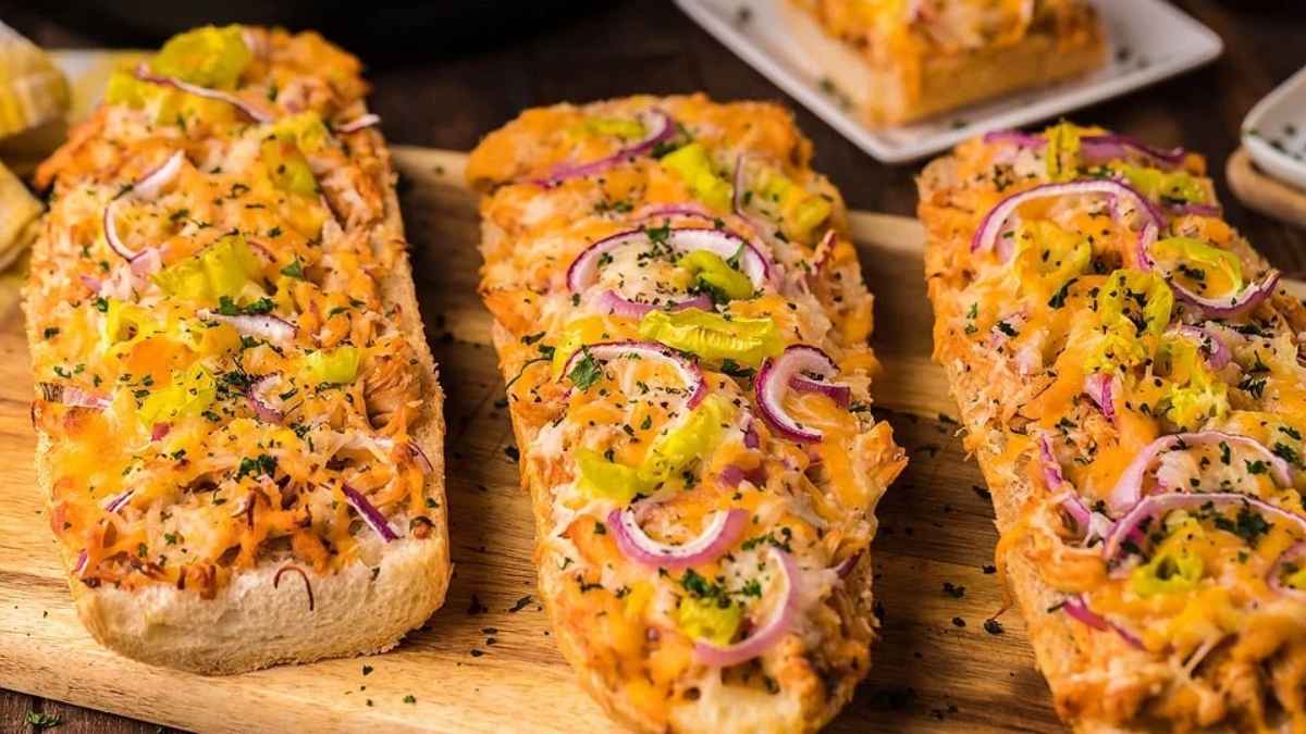 Instant Pot Bbq Chicken French Bread Pizza.