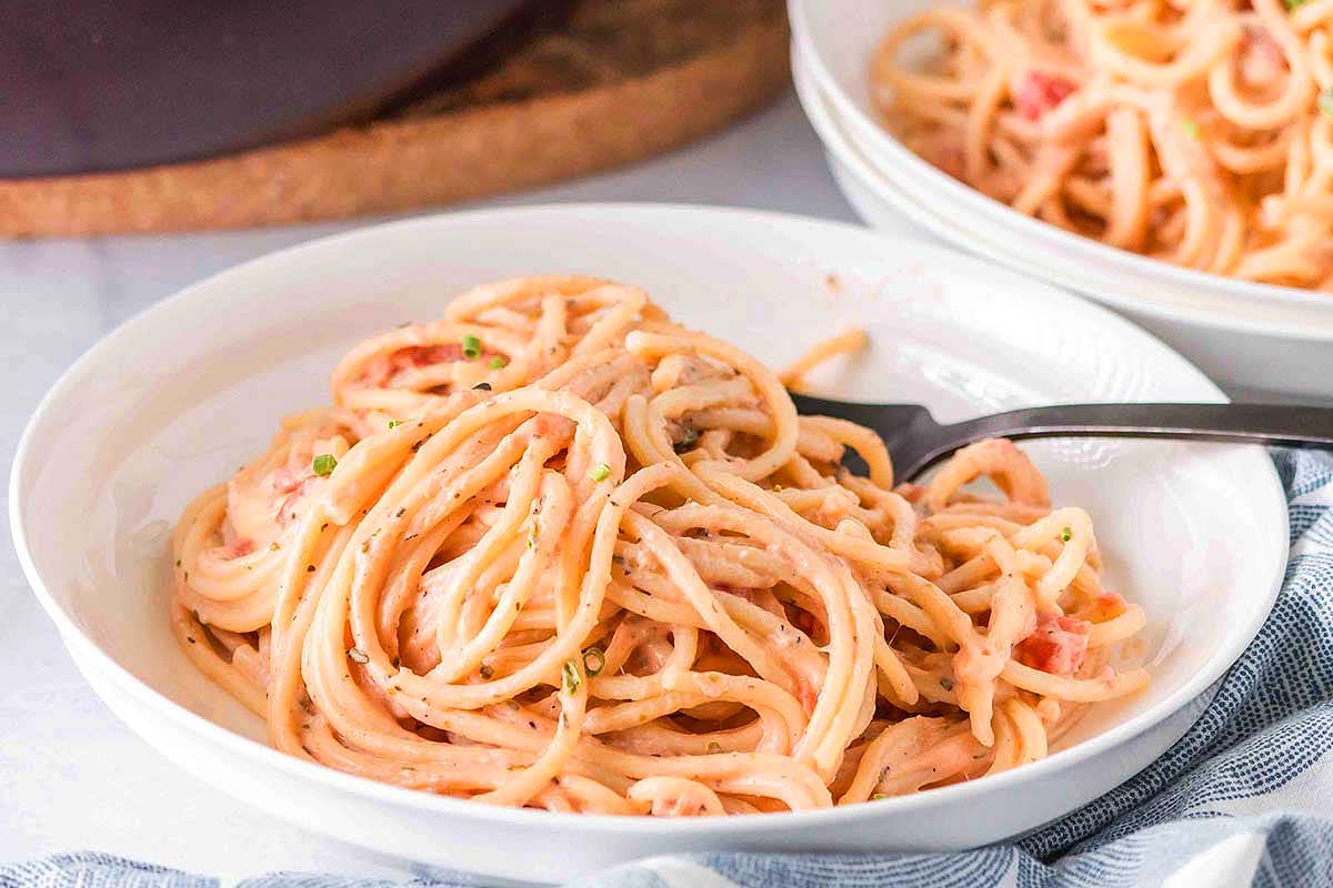 Easy Pink Pasta.