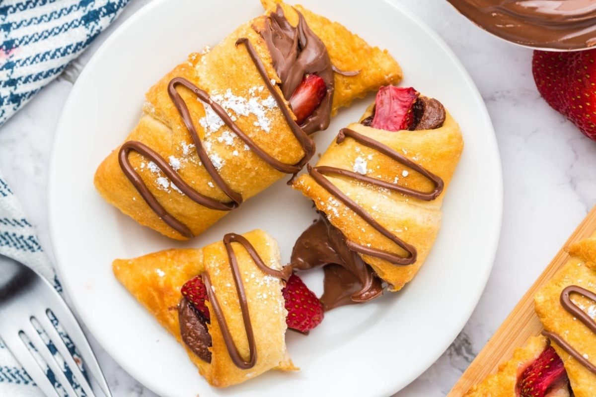Air Fryer Crescent Rolls With Nutella And Strawberries Pillsbury