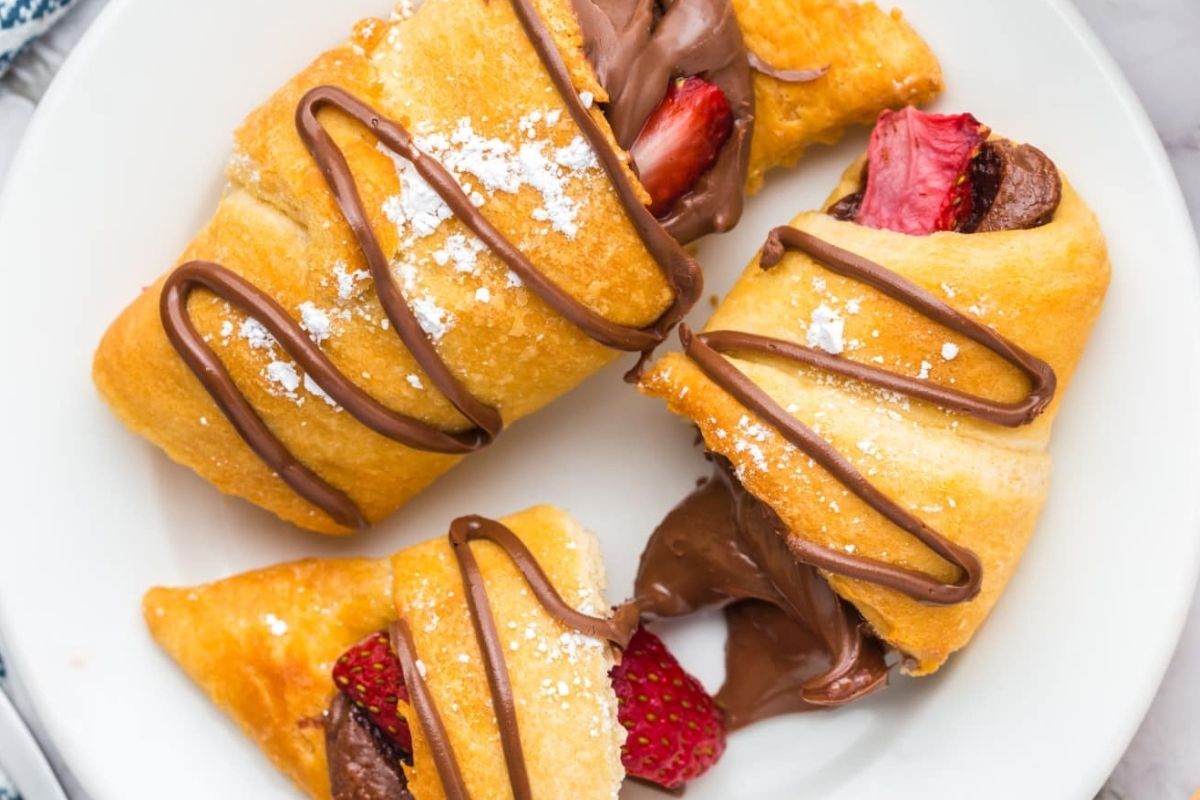 Air Fryer Crescent Rolls With Nutella And Strawberries