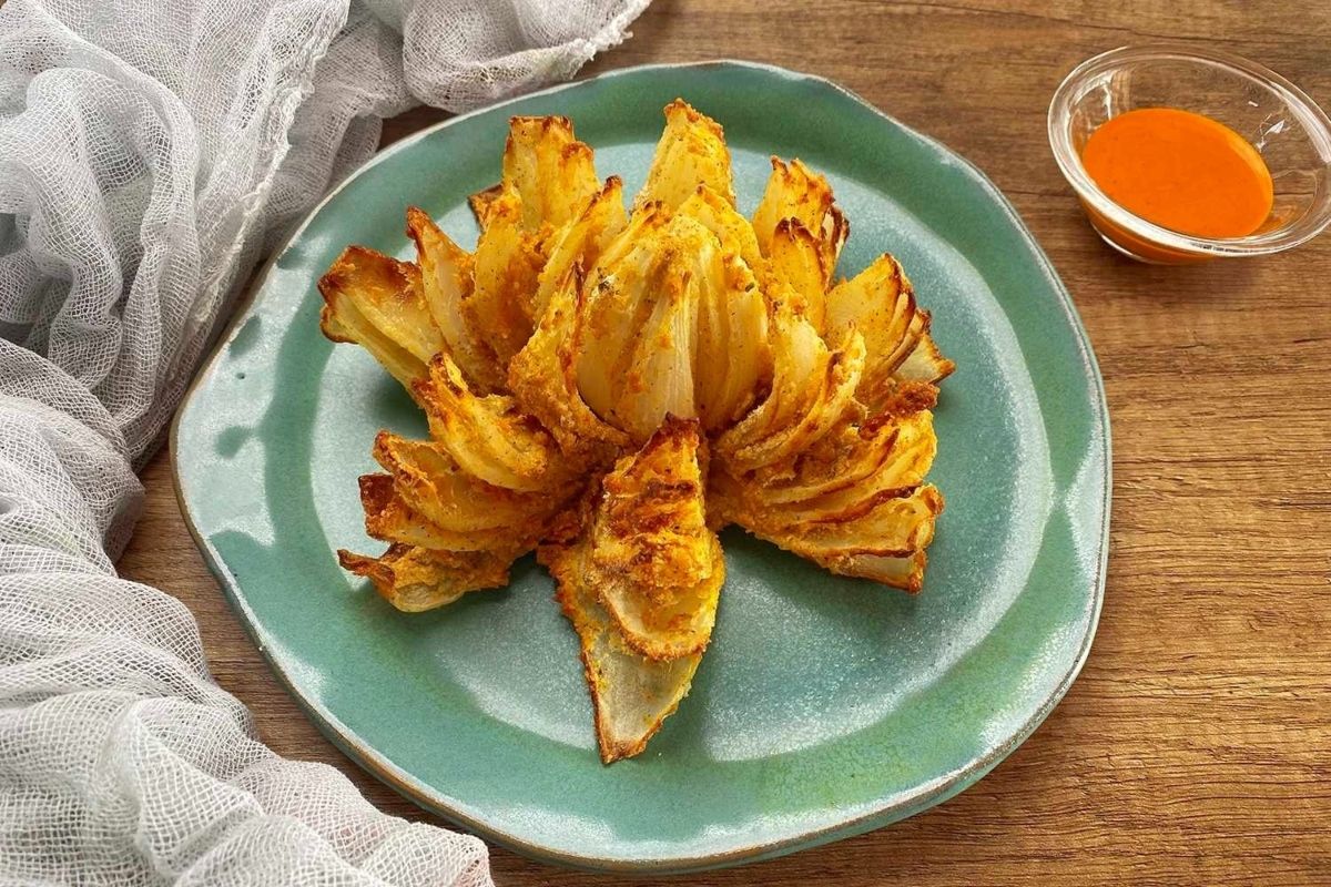 Air Fryer Blooming Onion