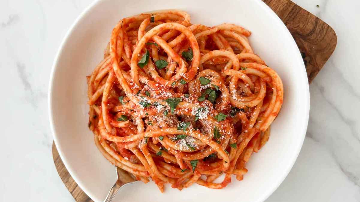 Bucatini Pomodoro. 