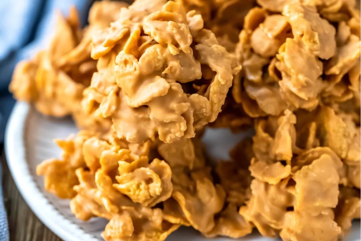 A plate of butterscotch cornflake cookies.
