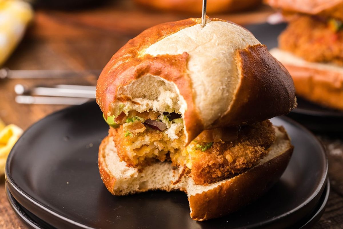 Bacon Mac And Cheese Burger