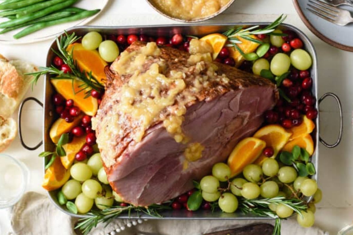 Baked Ham With Pineapple Sauce