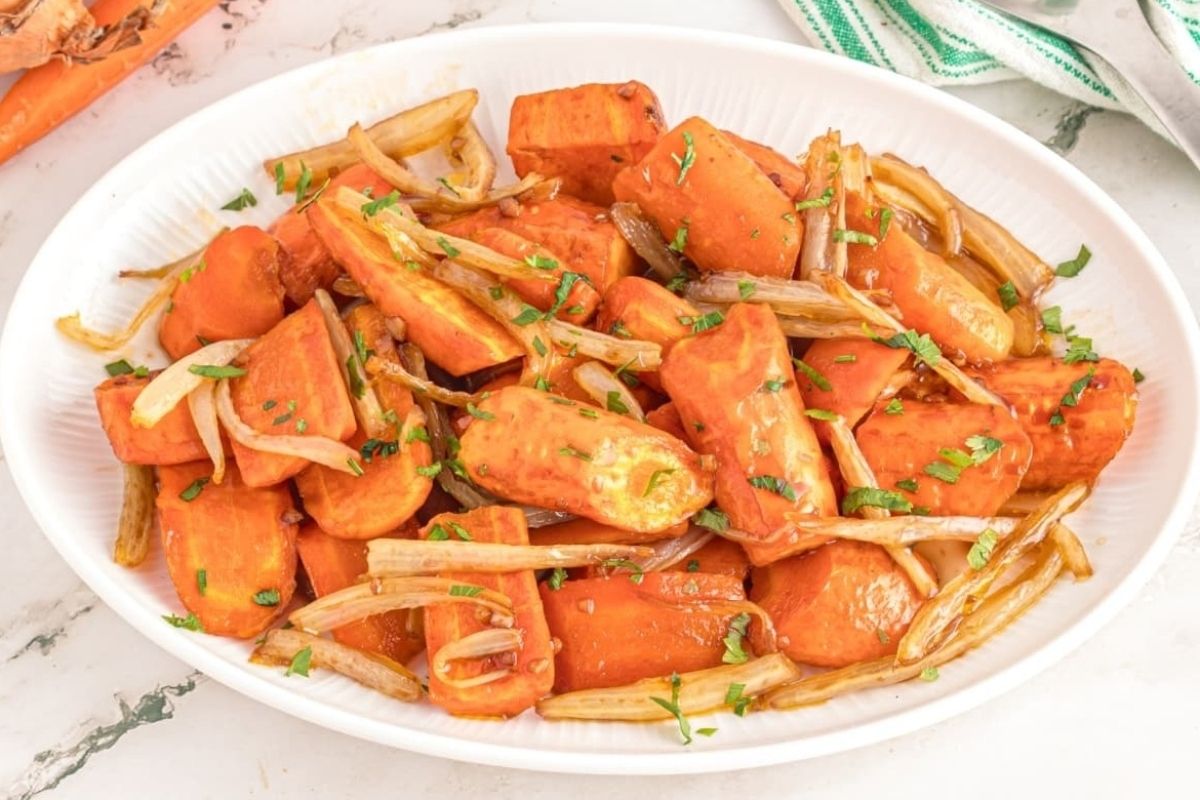Balsamic Roasted Carrots With Onions