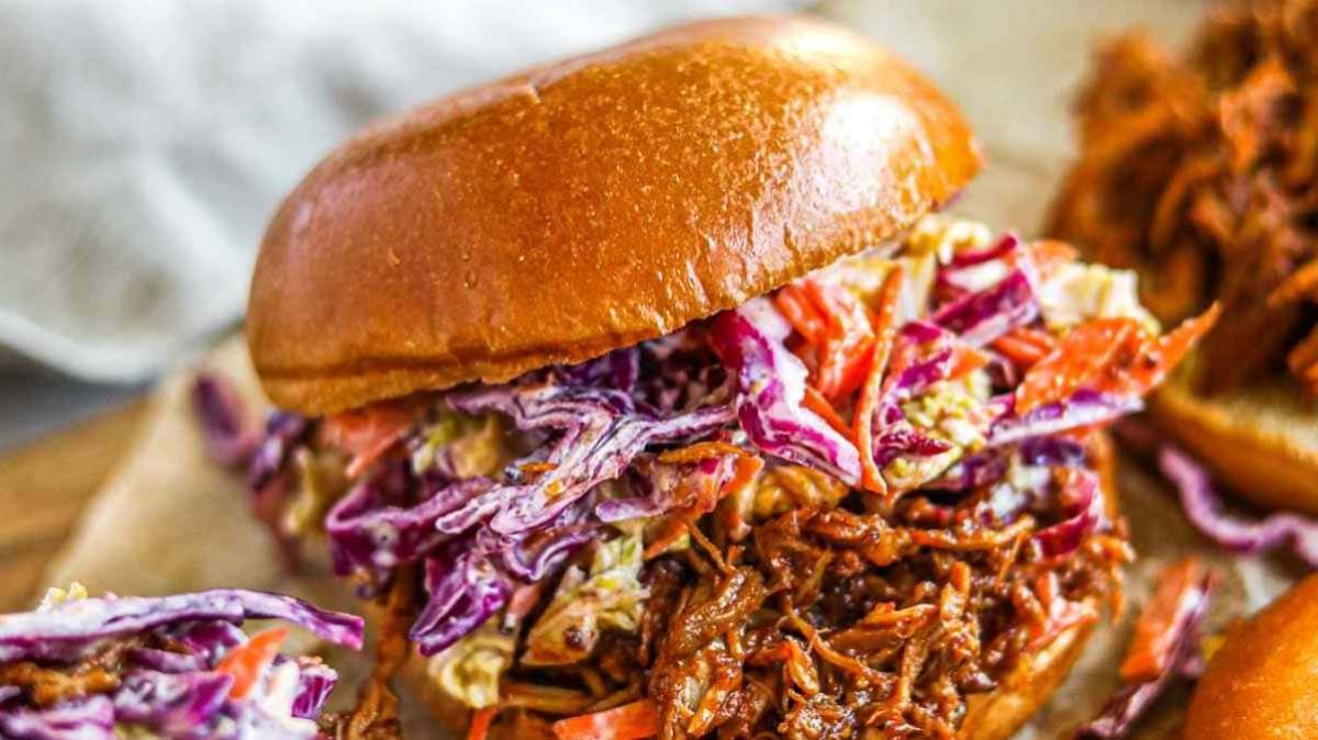 Bbq Pulled Chicken Burgers (sandwiches and Sliders).