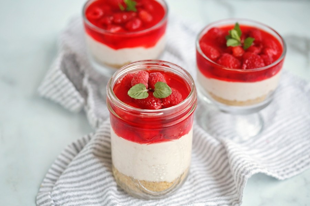 Best Chocolate Raspberry Cheesecake Parfait1