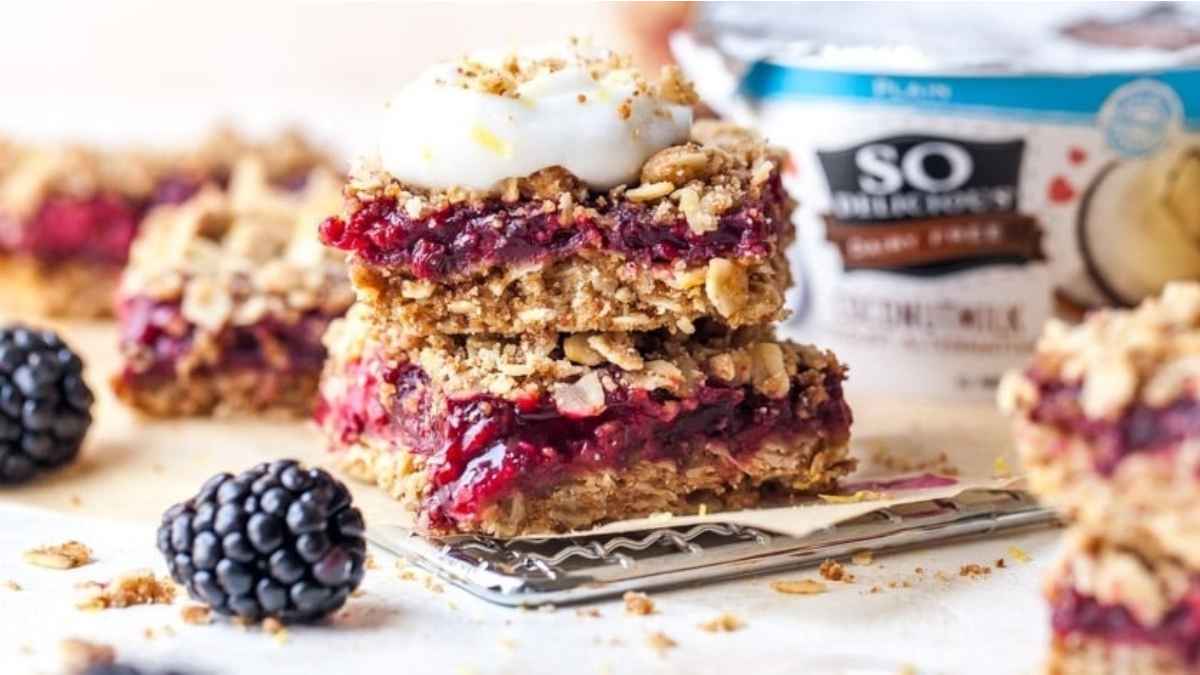 Blackberry Crumble Bars.