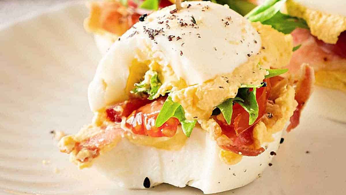 Blt Deviled Eggs (Easy Appetizer).