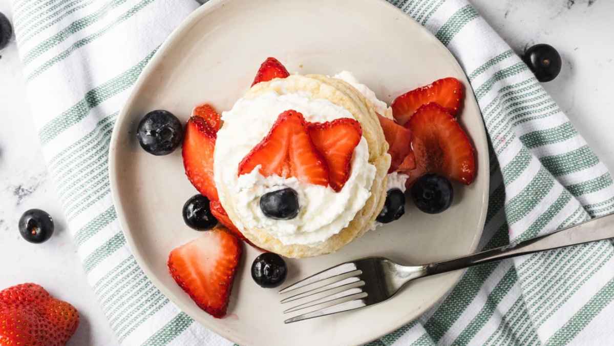 Blueberry Strawberry Shortcake Recipe. 