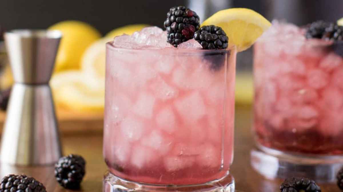 Bramble Cocktail. 