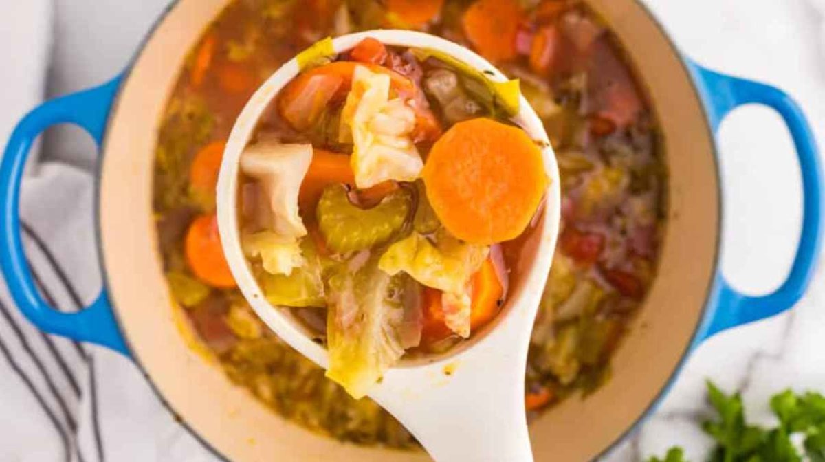 Cabbage Vegetable Soup. 