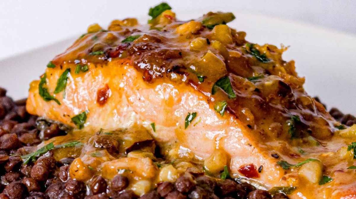 Cast Iron Salmon Recipe With Easy Maple Dijon Sauce. 